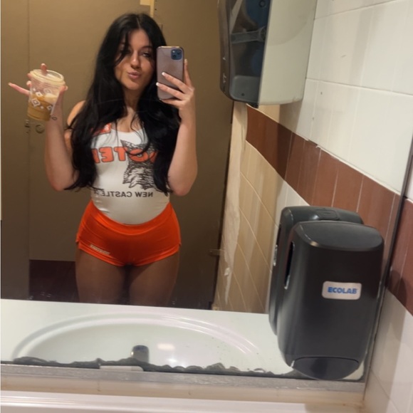 Meet your Posher, Hailey - Picture 1 of 1